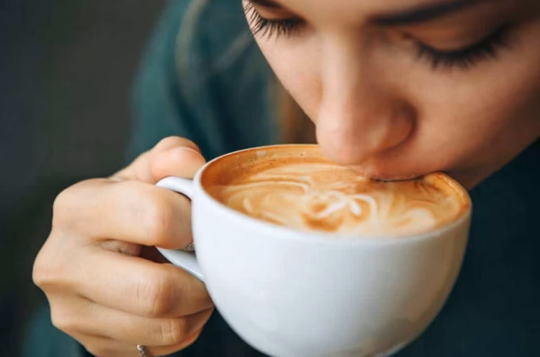 Après des années à savourer mon café quotidien : découvrez les raisons surprenantes qui m&rsquo;ont poussé à dire stop